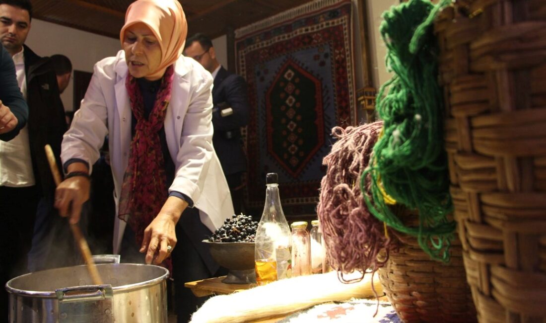 Bu halılar rengini “süper meyve”den alıyor: “Kendi hasadımızla bunu yapıyoruz”