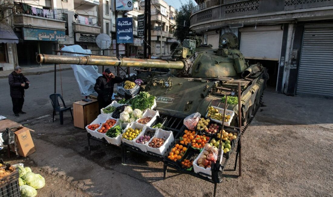 Suriyeli esnaf Esad’ın tanklarını manav tezgahına çevirdi