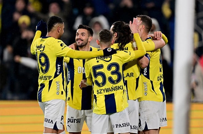 Fenerbahçe, Samsunspor maçı için kampa girdi!