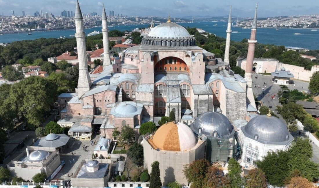 Ayasofya’da Kapı Kıran Sanığa 1 Yıl 8 Ay Hapis