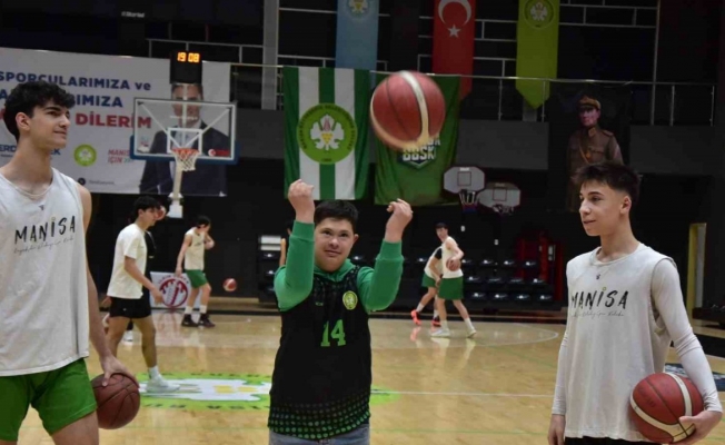 Manisa BBSK, Down Sendromlu Gençlerle Basketbol Oynadı!