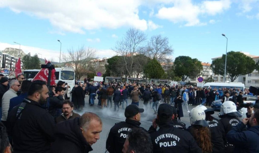 CHP Yürüyüşünde Polis-Muhalefet Arbede!